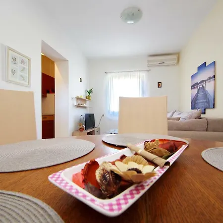 Nardela Apartment *
